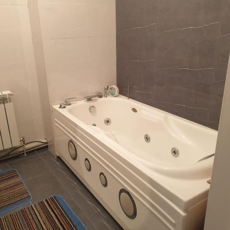 Uzak Apartment 2 알마티 외부 사진
